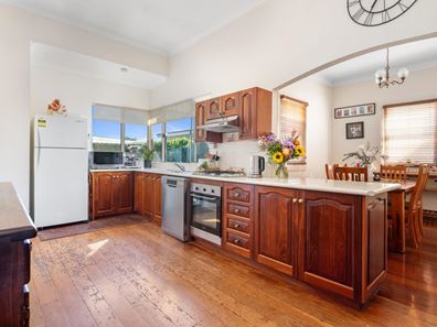 42 Lyall Street, Lamington WA 6430