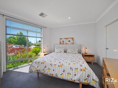 6 Duet Place, Banksia Grove WA 6031