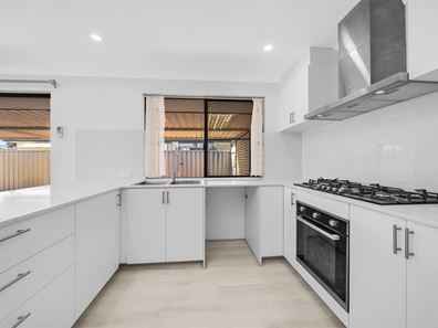 10 Quondong Close, Kenwick WA 6107