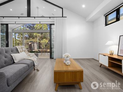 8 Erie Lane, Lake Coogee WA 6166