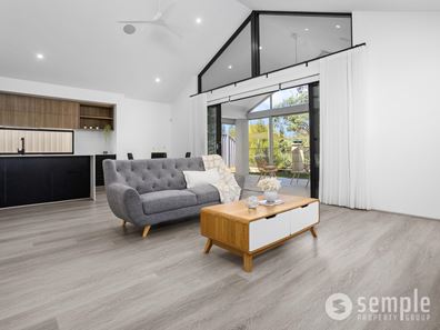 8 Erie Lane, Lake Coogee WA 6166