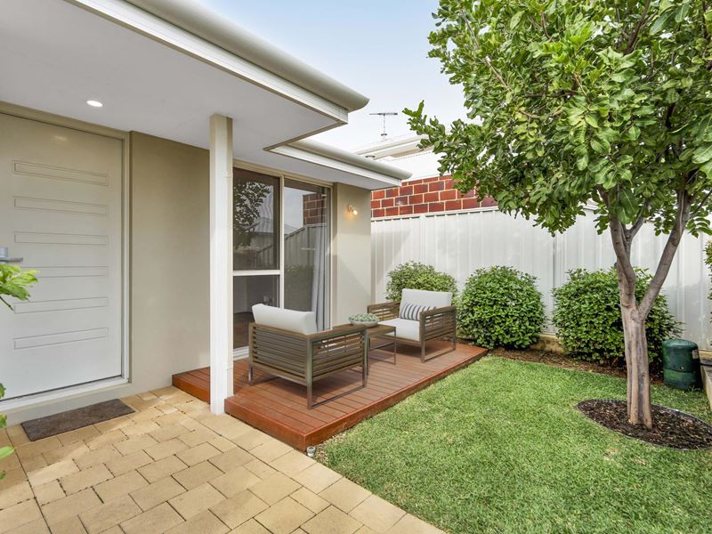 15 Livorno Approach, Coogee