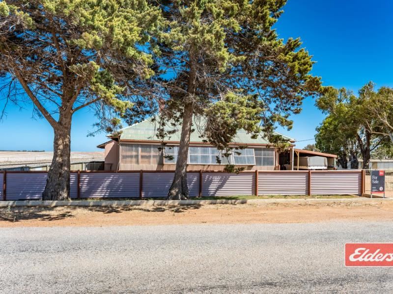 817 McCartney Road, Georgina
