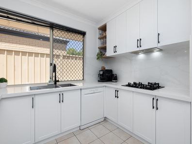2/110 Bessell Avenue, Como WA 6152