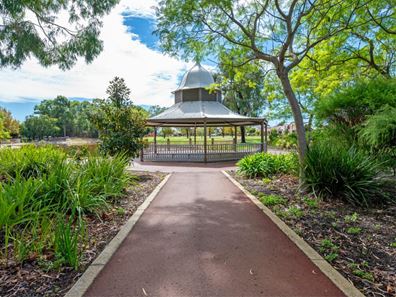 53 Sandringham Promenade, Canning Vale WA 6155