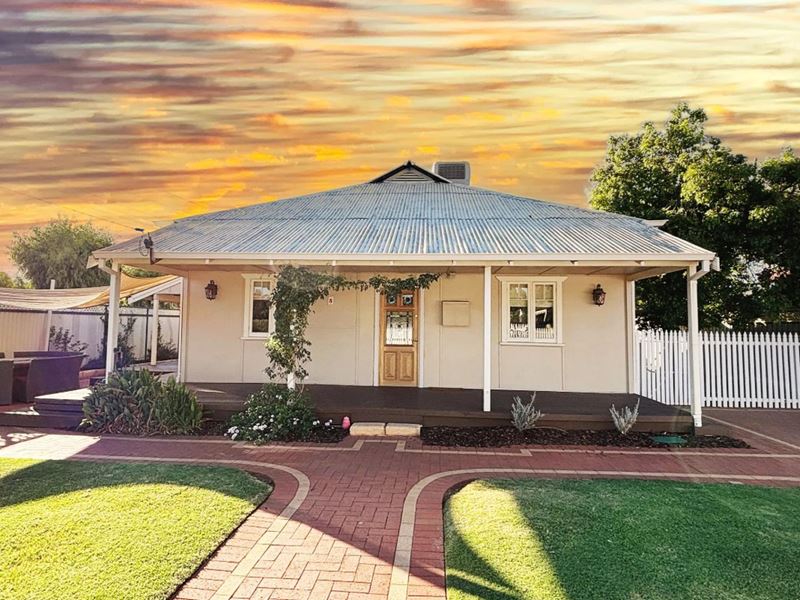 8 Hare Street, Lamington WA 6430