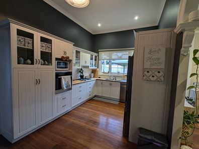 8 Hare Street, Lamington WA 6430