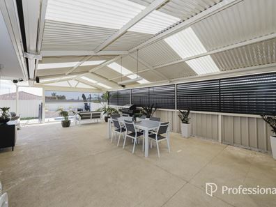 89 Ullinger Loop, Marangaroo WA 6064