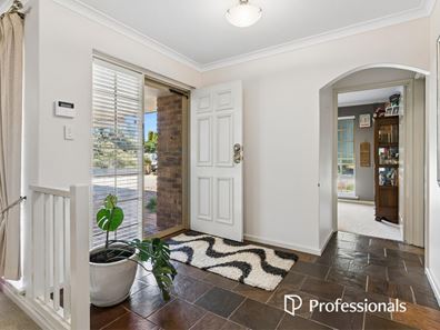 9 Winston Crescent, Viveash WA 6056