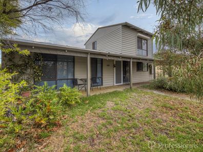 130 Kingfisher Avenue, Ballajura WA 6066