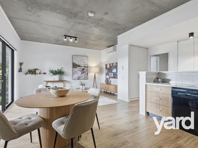 2/15 Cummins Street, Willagee WA 6156