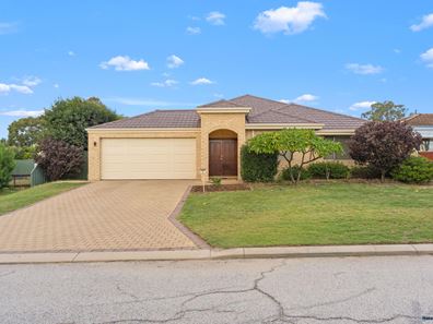 4 Kinbrace Way, Lynwood WA 6147
