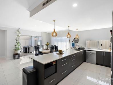 124A Modillion Avenue, Riverton WA 6148