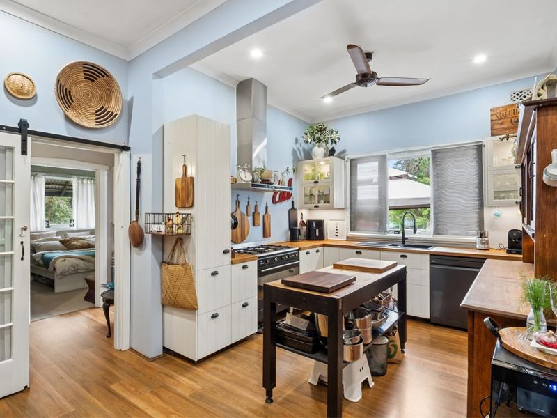 5 West Parade, South Guildford WA 6055