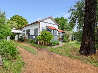 5 West Parade, South Guildford WA 6055