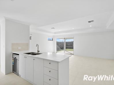 7 Greville Grove, Lakelands WA 6180
