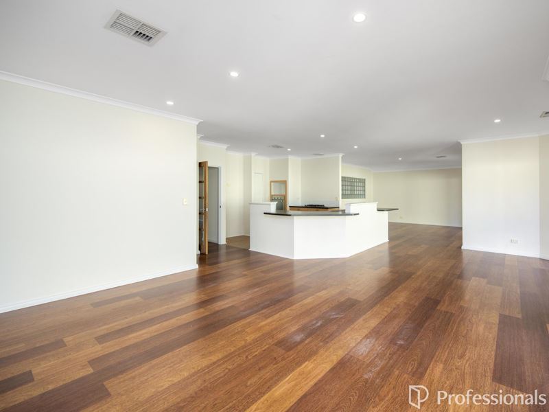 17 Pamplona Drive, Seville Grove WA 6112