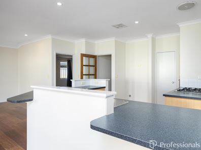17 Pamplona Drive, Seville Grove WA 6112
