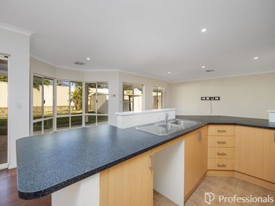 17 Pamplona Drive, Seville Grove WA 6112