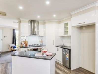 72 Cockman Cross, Stratton WA 6056