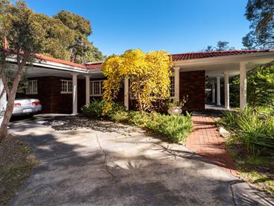 28 Garland Road, Roleystone WA 6111