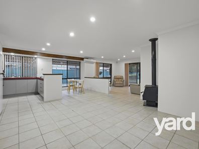 8 La Rochelle Ramble, Port Kennedy WA 6172