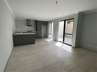 5B Templeton Crescent, Girrawheen WA 6064