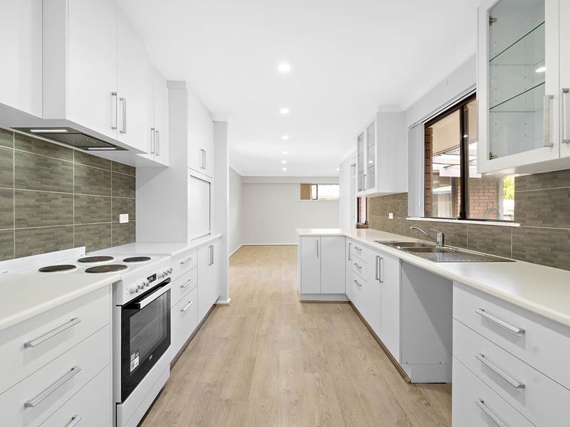8 Pembury Crescent, Ferndale WA 6148