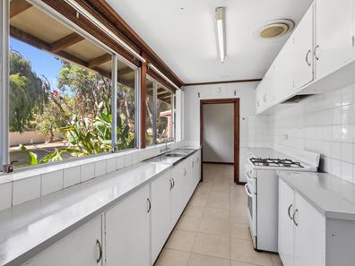 121a Arlunya Avenue, Cloverdale WA 6105