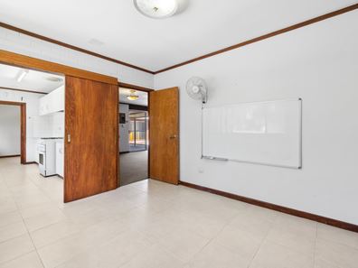 121a Arlunya Avenue, Cloverdale WA 6105