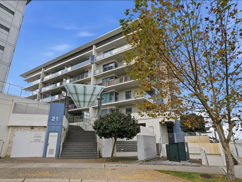 302/21 Malata Crescent, Success WA 6164