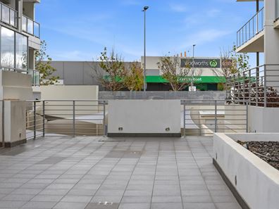 302/21 Malata Crescent, Success WA 6164