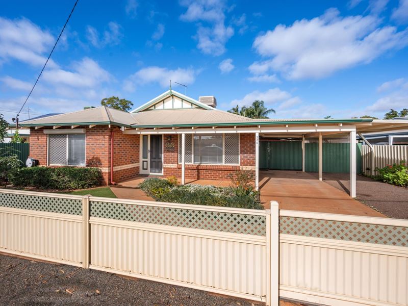 220 Wittenoom Street, Victory Heights WA 6432