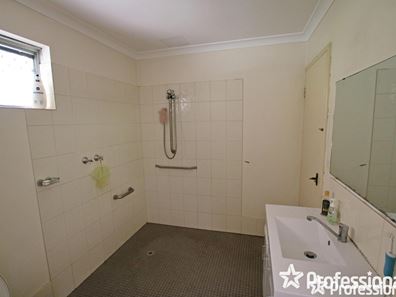 12 Farrawa Close, Cannington WA 6107