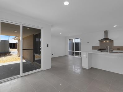 2 Bibra Way, South Yunderup WA 6208