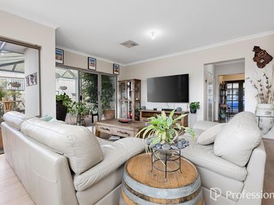 16 Northcliffe Avenue, Clarkson WA 6030