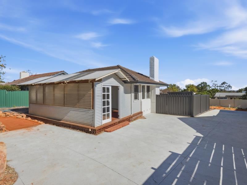 27 Clianthus Way, Koongamia
