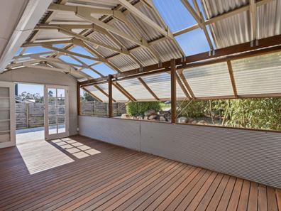 27 Clianthus Way, Koongamia WA 6056