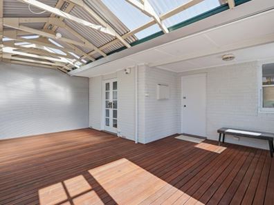 27 Clianthus Way, Koongamia WA 6056