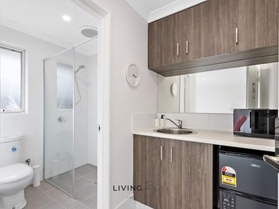 Room/2  12 Tangelo Grove, South Yunderup WA 6208