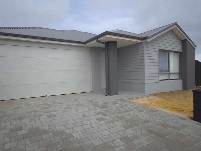 12 Poolgart Street, Eglinton WA 6034