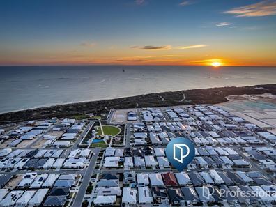 15 Casina Way, Jindalee WA 6036
