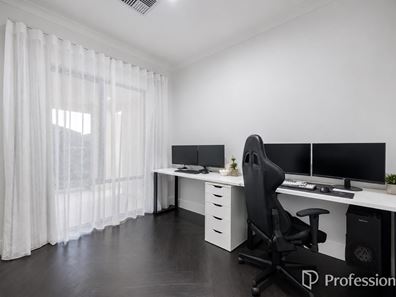 15 Casina Way, Jindalee WA 6036