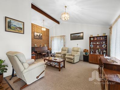22 Crampton  Avenue, Eaton WA 6232