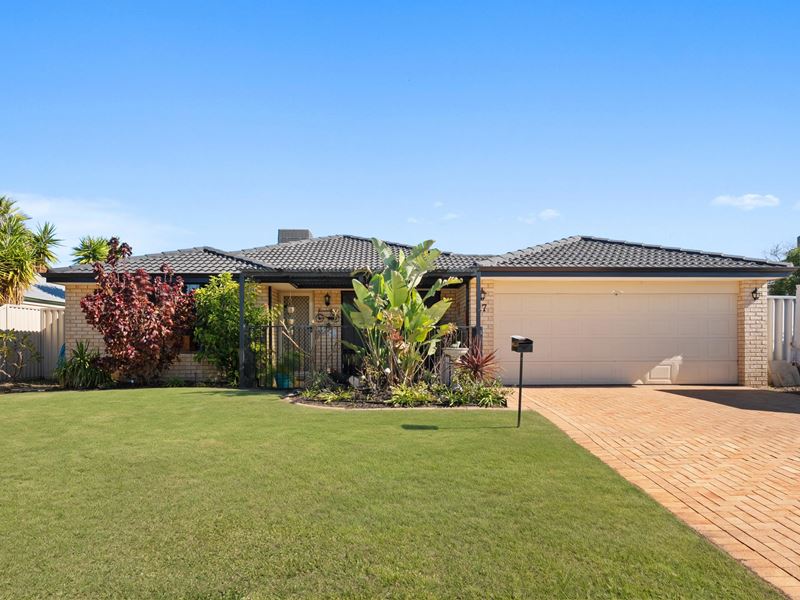 27 Mornington Bvd, Waikiki
