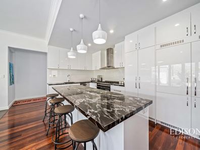 9 Woodlands Street, Menora WA 6050