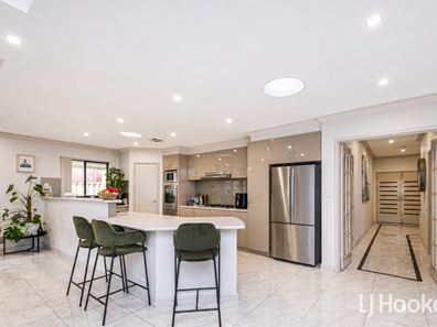 17 Abbotsdale Way, Southern River WA 6110