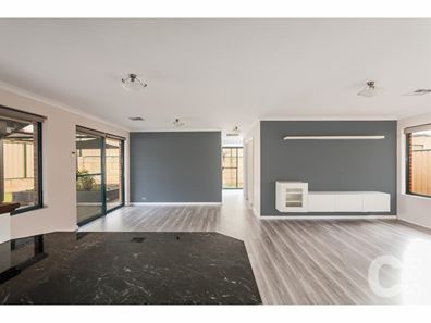 76 Dalrymple Drive, Leda WA 6170