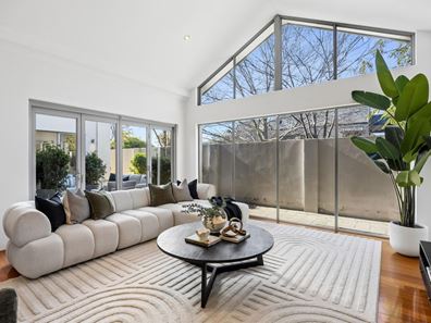 13 Darbyshire Drive, Subiaco WA 6008