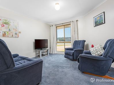 20A & B Glass Crescent, Mahomets Flats WA 6530